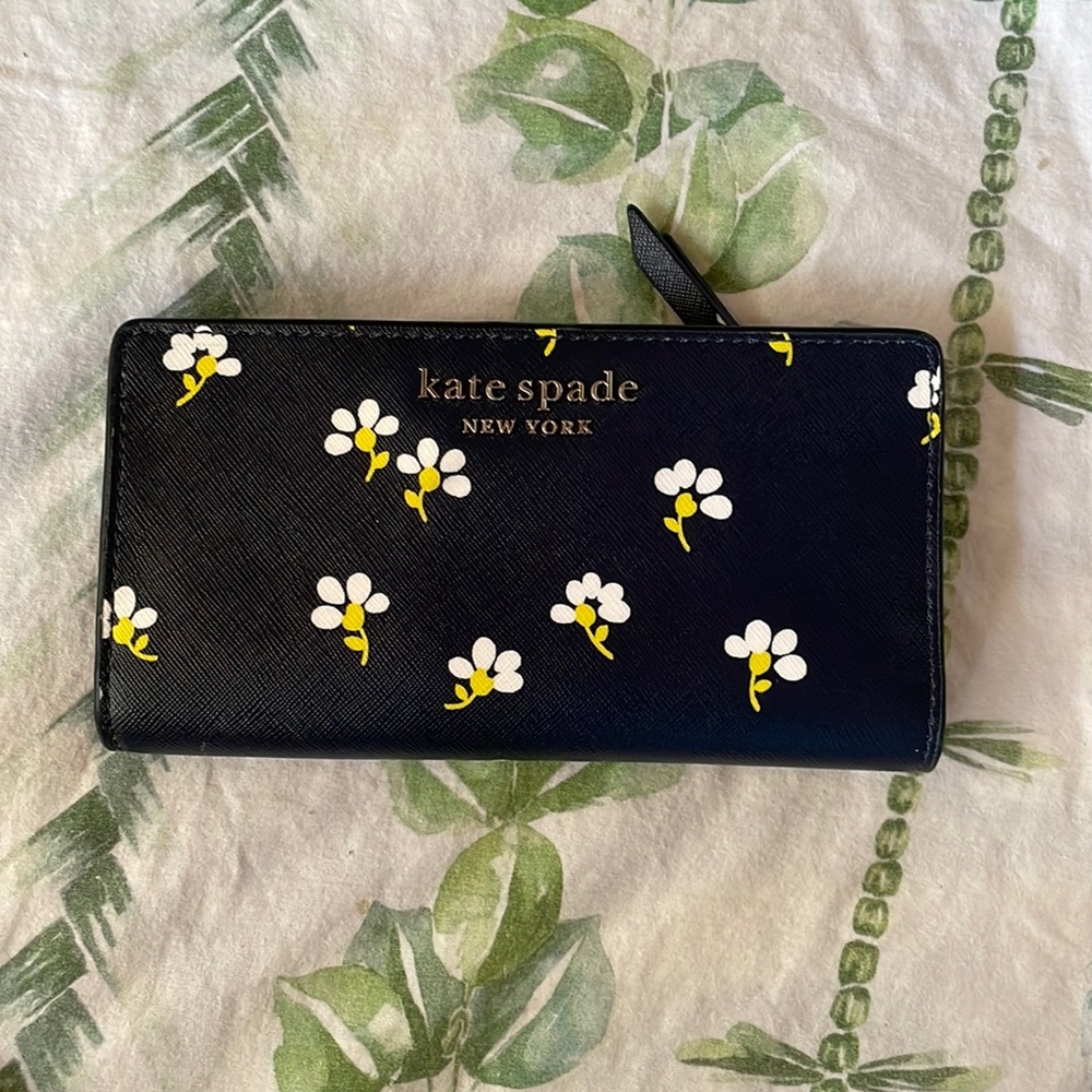 KATE SPADE- NWOT WALLET